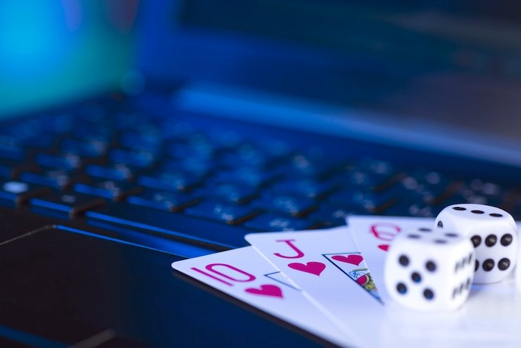 Ringkasan berita terbaca pada layar kecil